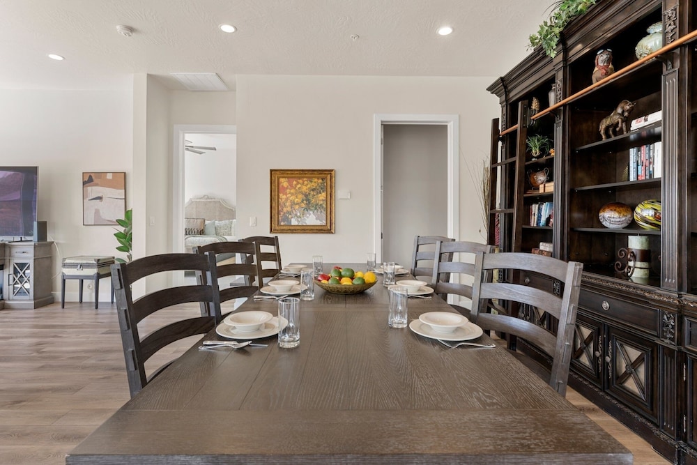 Coral Rock Vista 8 Bedroom Townhouse