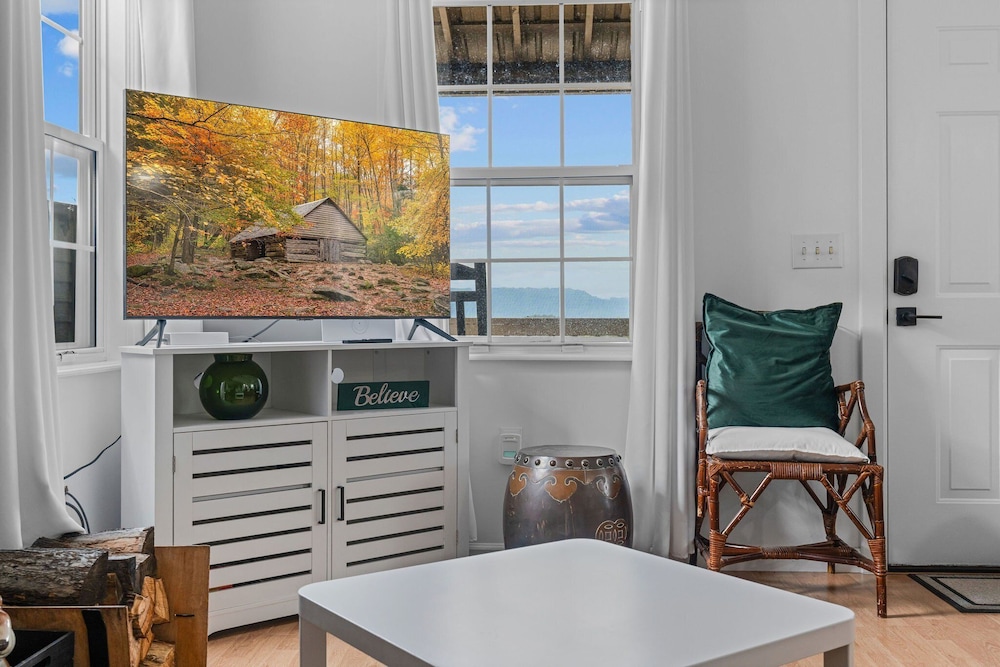 John Wayne View 3 Bedroom Cabin
