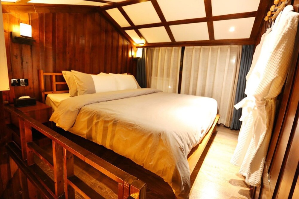 Fenghuang Waiting for you guest house view 4