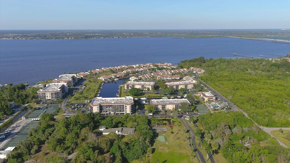 Quiet Condo Near Downtown Punta Gorda 2 Bedroom Condo