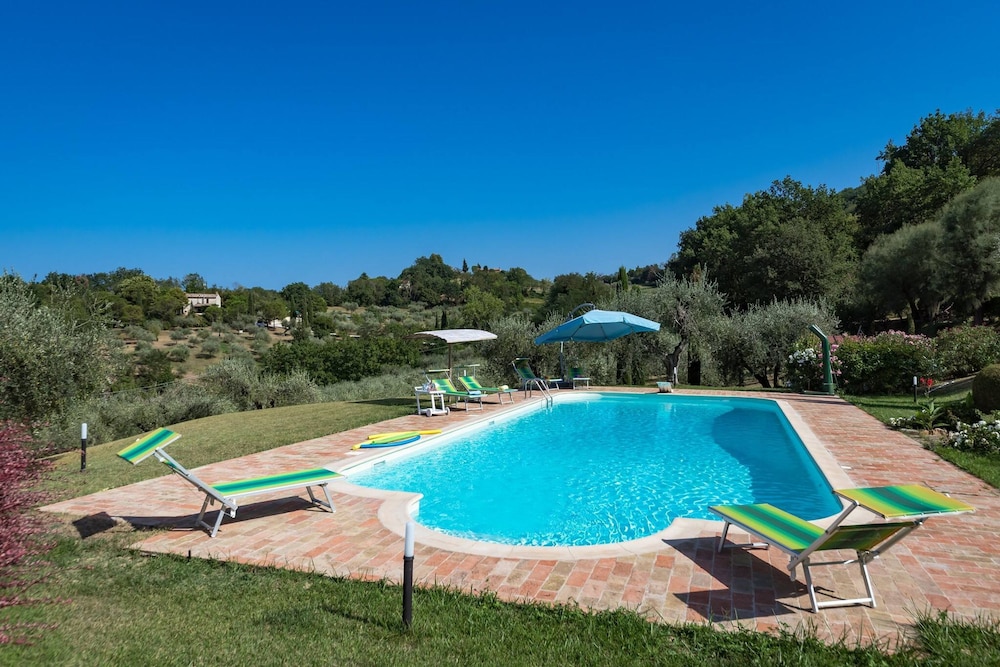 Villa Emilianna 12 2 by Marche Holiday Villas