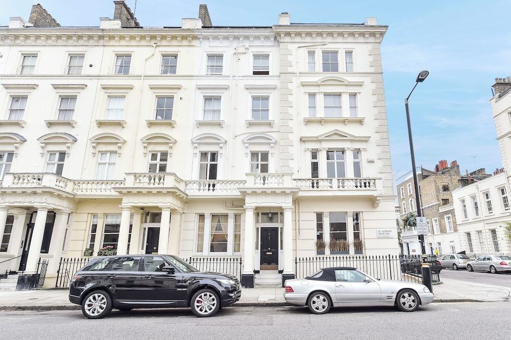 Smart 2 bedroom flat near Pimlico Tube