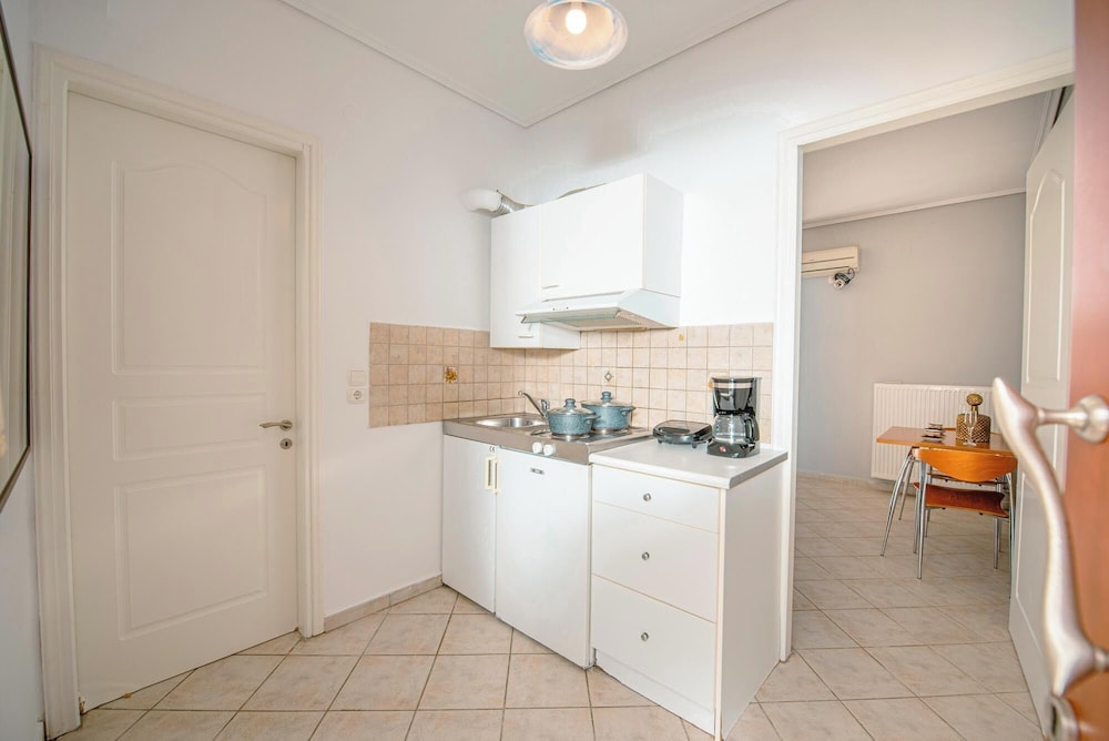 OLIA APARTMENTS LYGIA