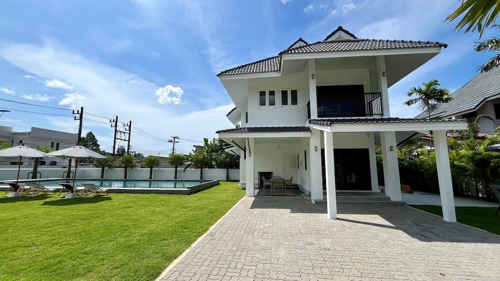 Khaolak Pool Villa With 3 Bedrooms