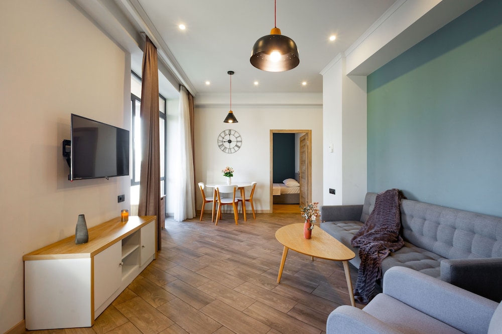 Apartments by Luxe Group DE114
