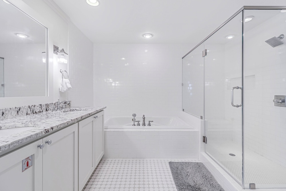 Beach Bungalow TC 2305