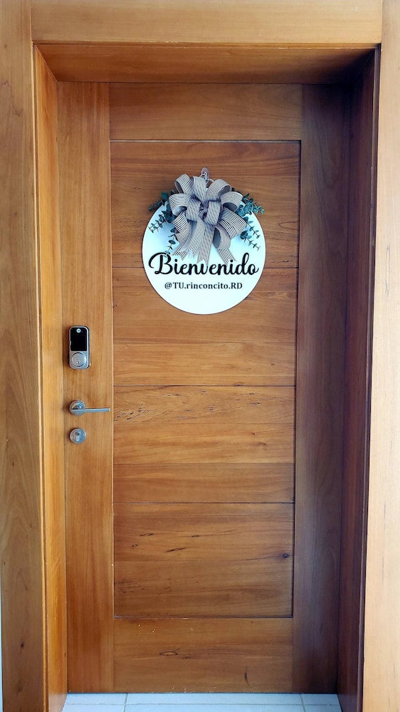 2 Bedrooms, 2 Bathrooms, AC, Wifi, Pool, Gym, No Blackouts, Santiago