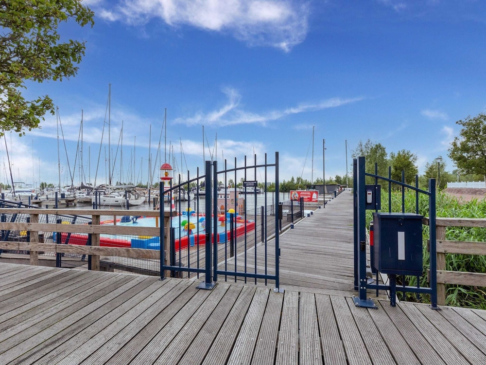 Luxury Houseboat in Volendam Marina, photo 24