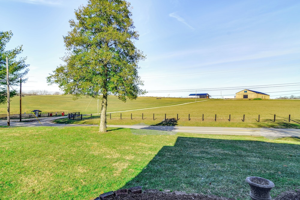 15 Mi to Dtwn Lexington: Serene Wilmore Home!