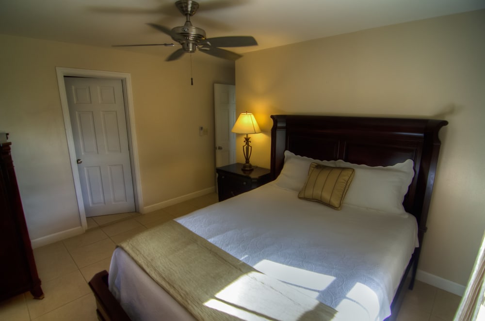 Grace Bay Beach Ocean Villas — photo 4