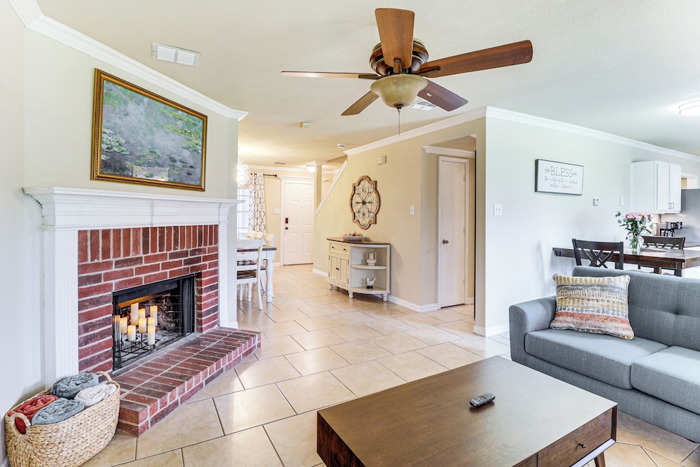 Near At&t Stadium & Six Flags: Texas Family Home!