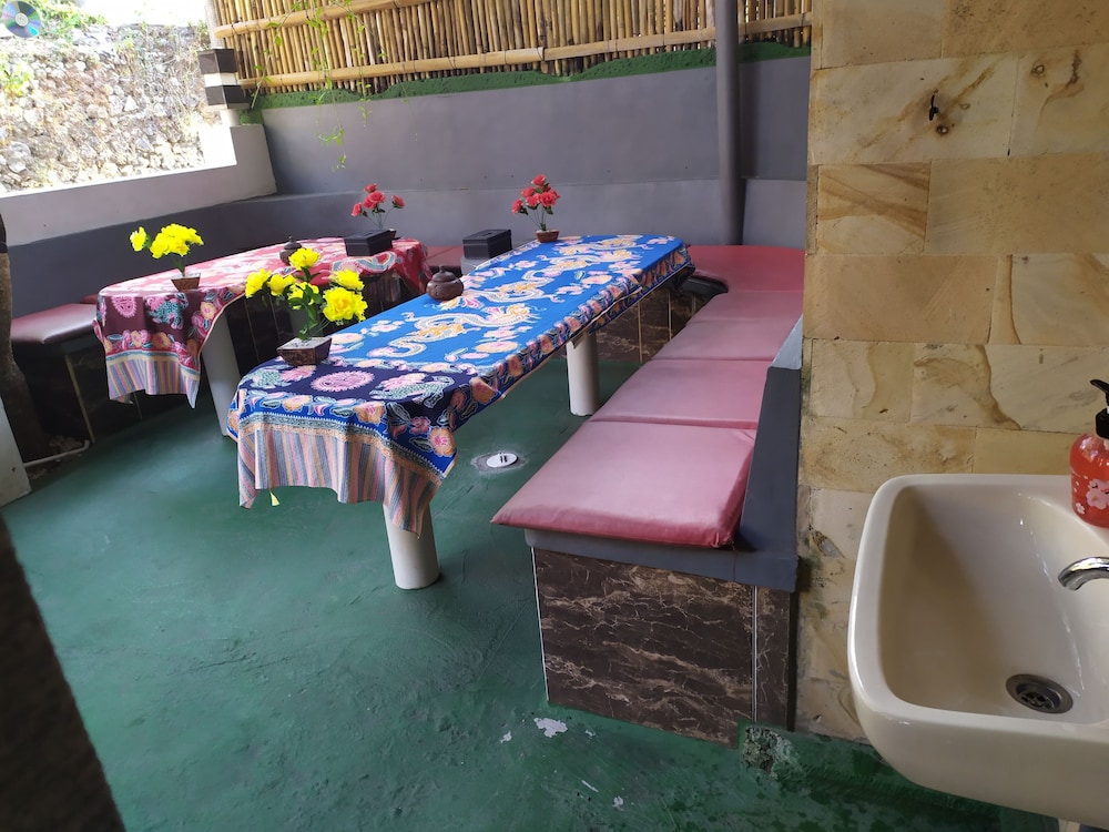 Twenty4Seven Bed & Breakfast - Hostel