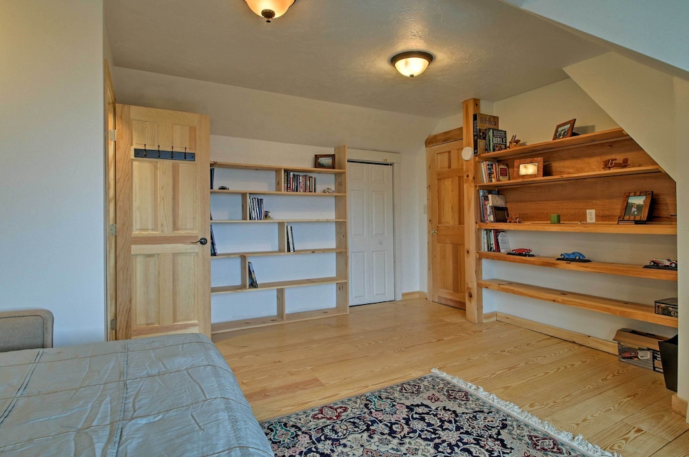 Spacious Gilford Retreat w/ Deck: 2 Mi to Skiing! view 5