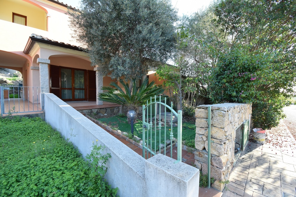 Casa Dell'orto In The Centre Of Agrustos