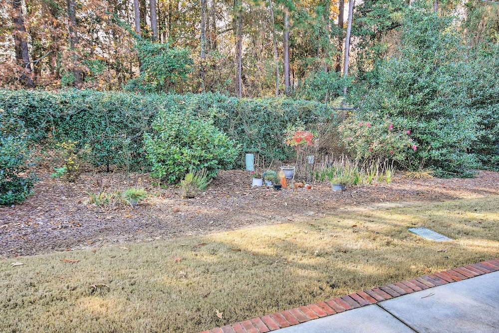 Upscale Home w/ Poker Room < 1 Mi to Golf!