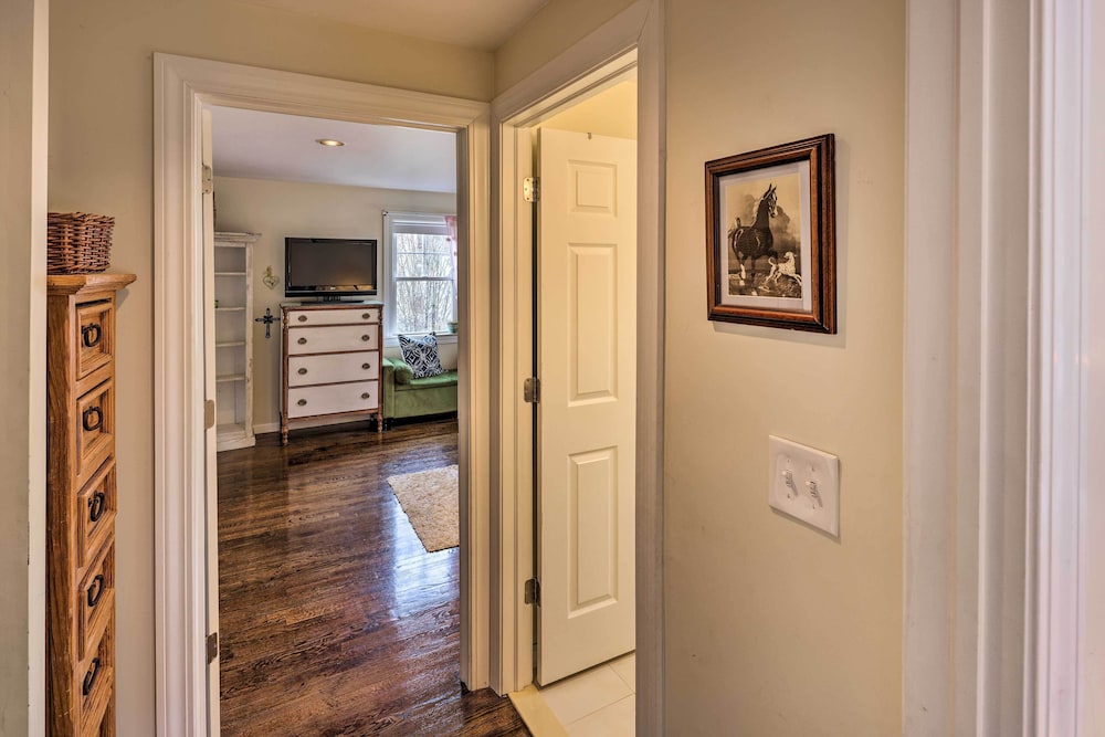 Bridgeport Vacations - Bridgeport Vacation Rental - Walk to Beach! - Property Image 12