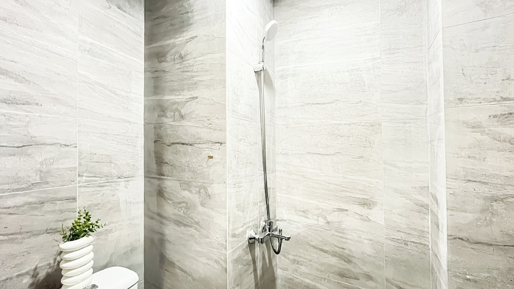 Studio Apartment Collins Boulevard Near Summarecon Mall Serpong