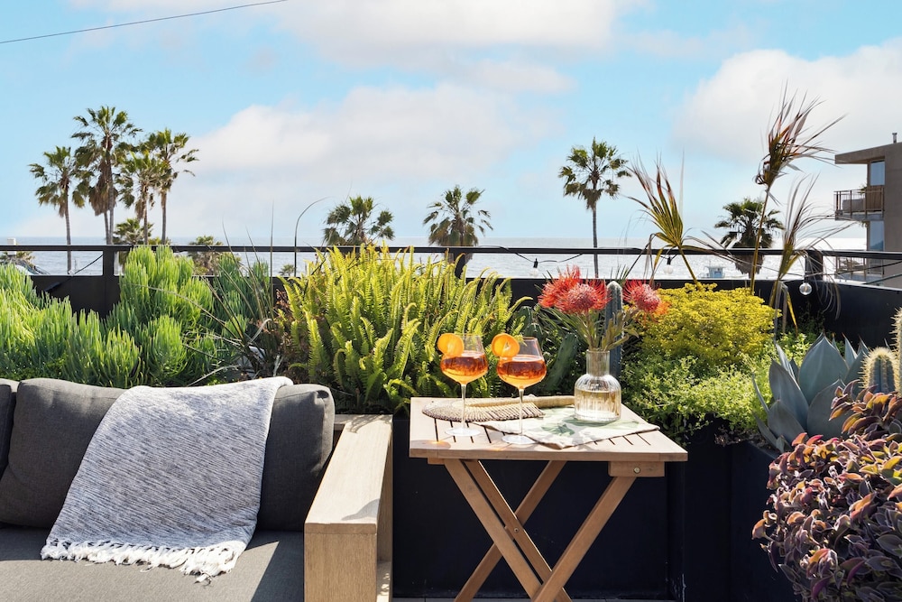 Venice View by Avantstay Walk to Venice Beach Rooftop, Ice Bath, Luxe Design