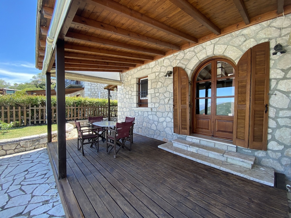 Executive Villa Scorpidi With Private Pool photo 2