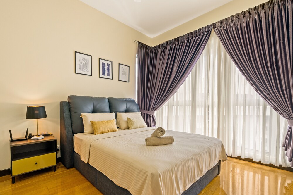 NaiBnB @ Regalia Residence