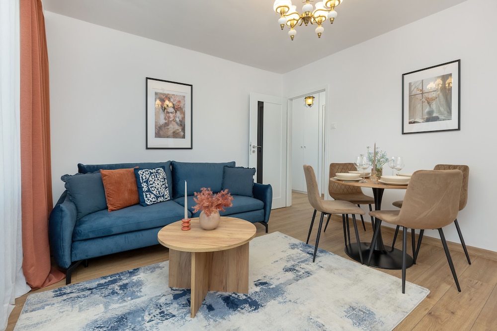 Central Warsaw Apartment by Renters view 4