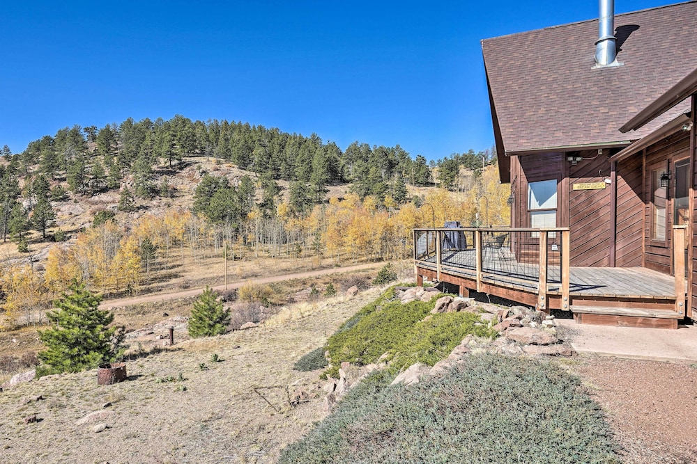 Mtn-view Cabin w/ Deck, 3 Mi to Cripple Creek! - Property Image 7