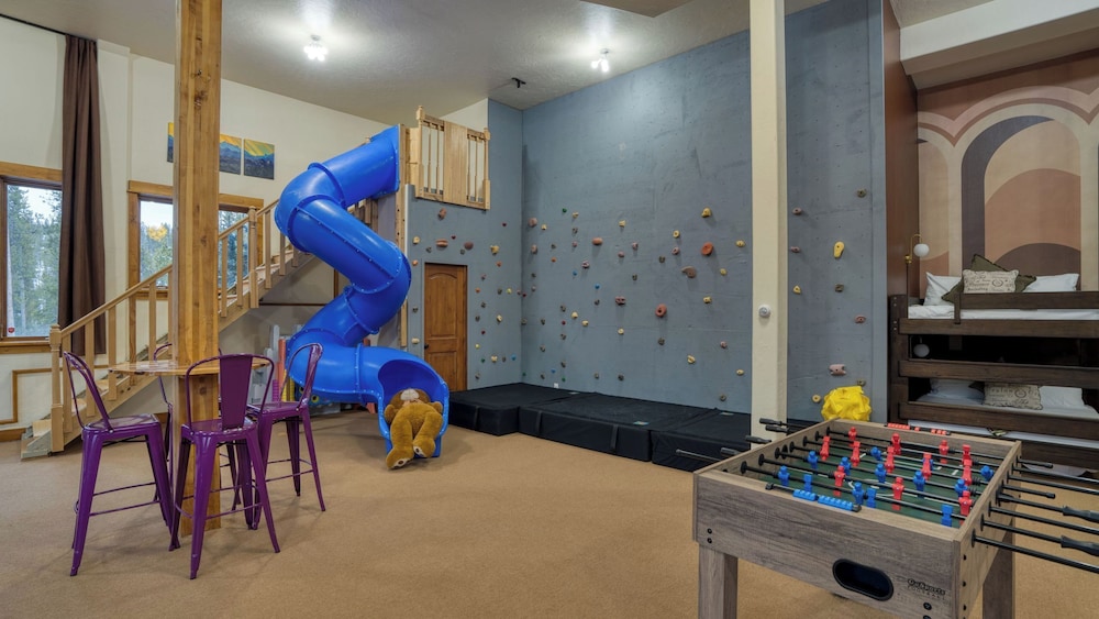 Skate Bowl, Hot Tub & Game Room Breckenridge Adventure Chalet by Avantstay