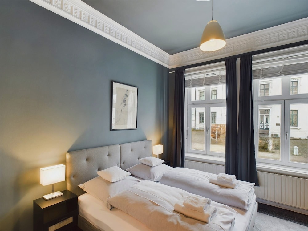 Art Apartments