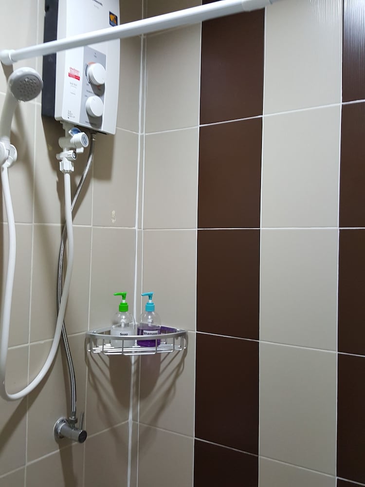 Bangkok Check Inn - Hostel
