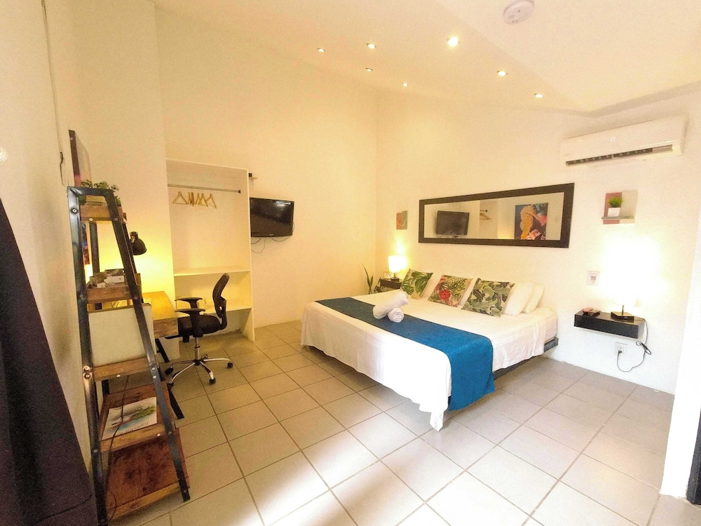 Ocean Lovers Taganga Dive Center& Hostel