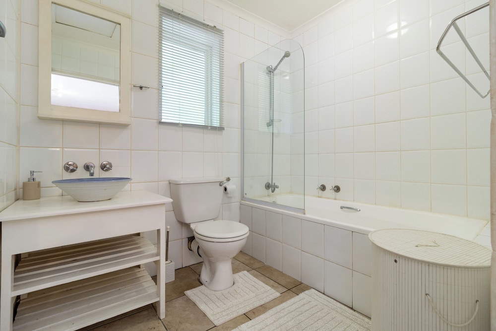 Room in Guest Room - Garden Cottage, Houtbay, Cape Town, South Africa