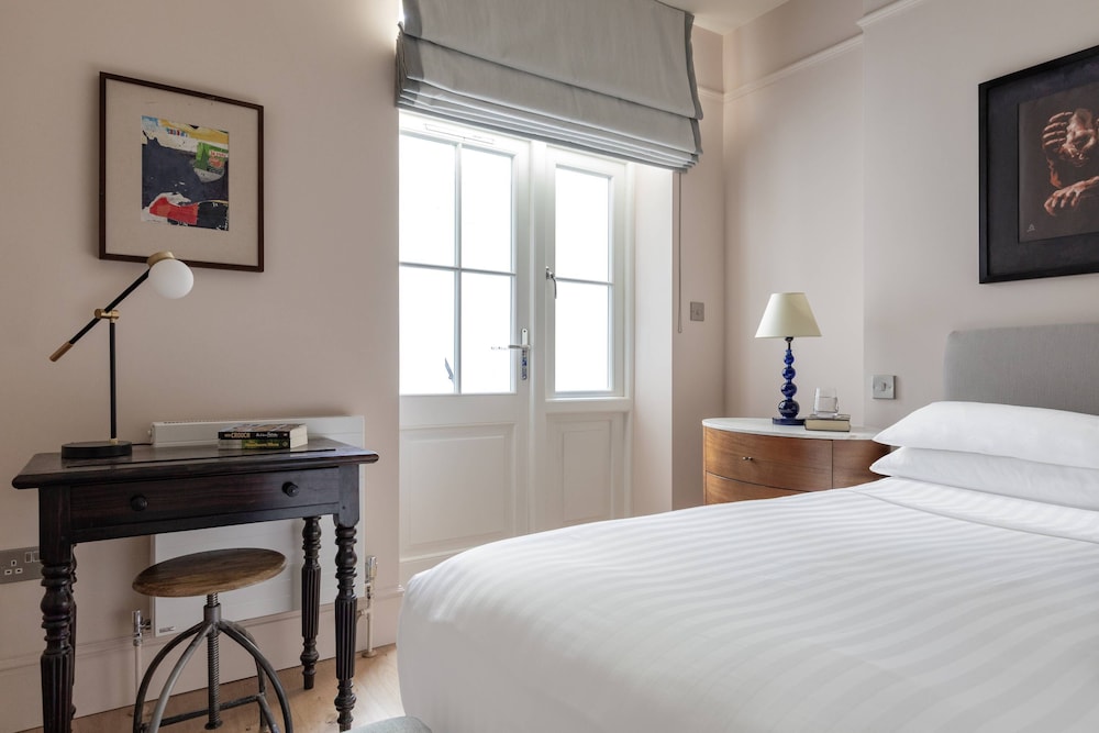Nevern Square X by Onefinestay view 3