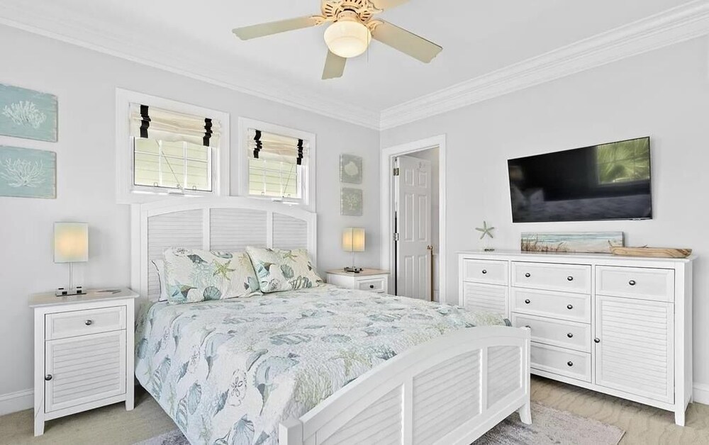 Cavu 4 Bedroom Home by RedAwning