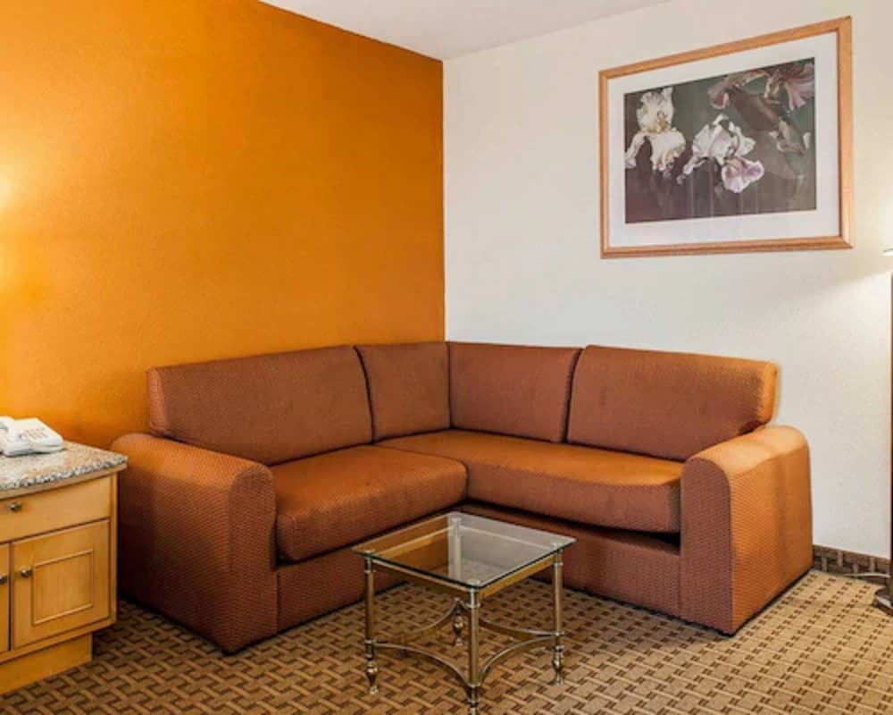 Quality Inn & Suites Shelbyville I-74 view 3