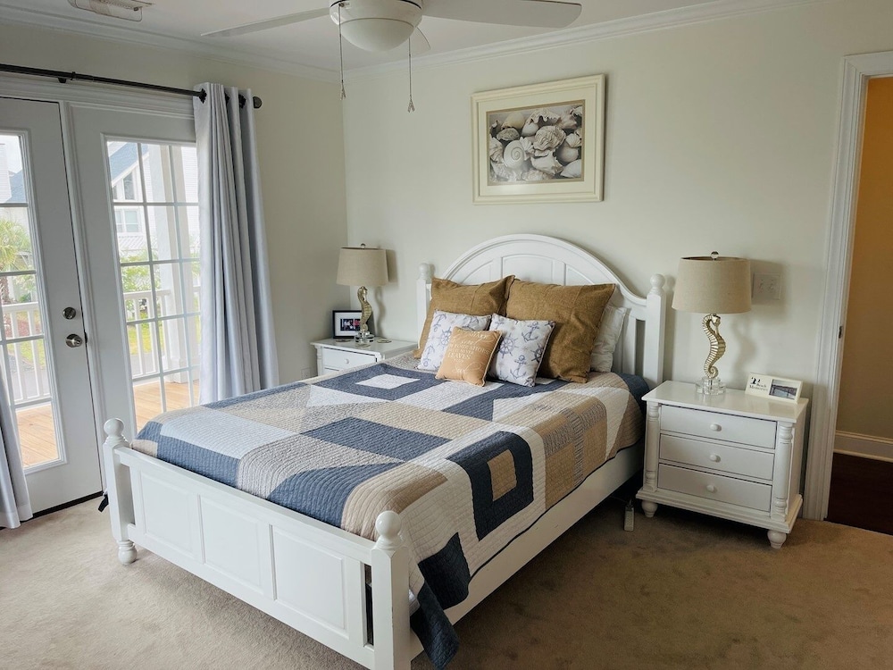 Compass Rose 4 Bedroom Home by RedAwning