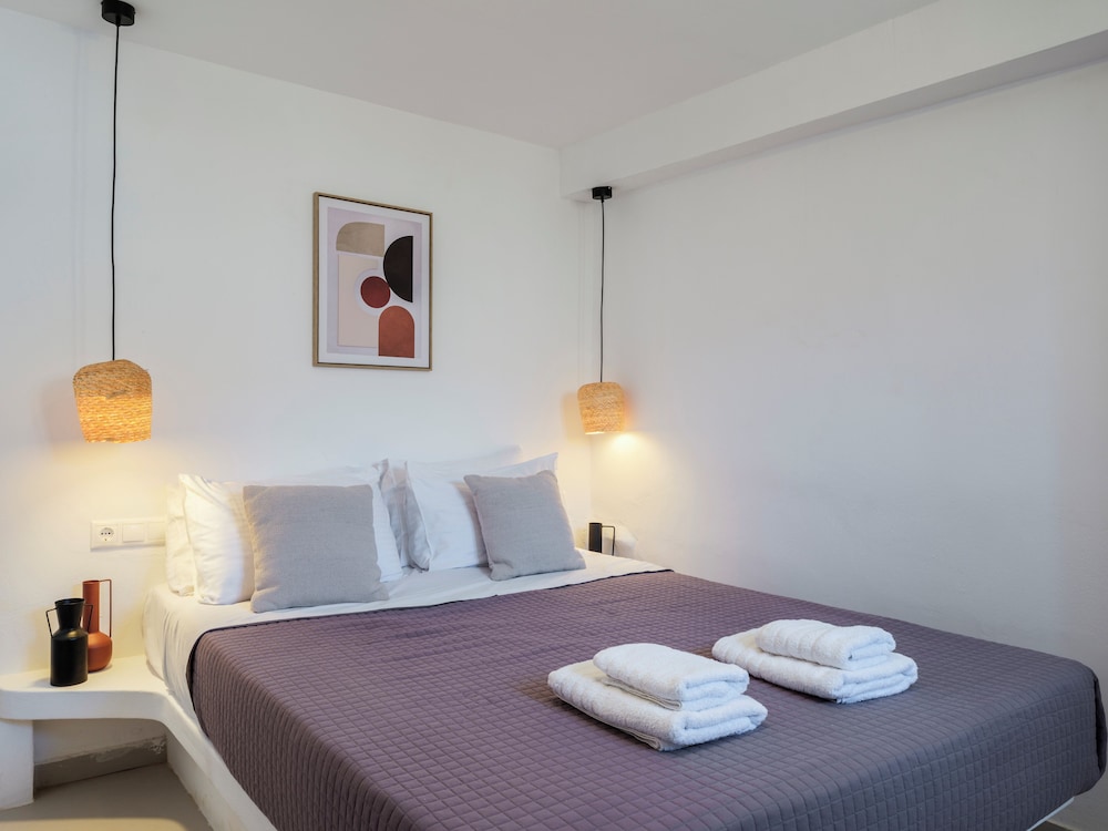 Mykonist Merchia Beach Villas & Suites
