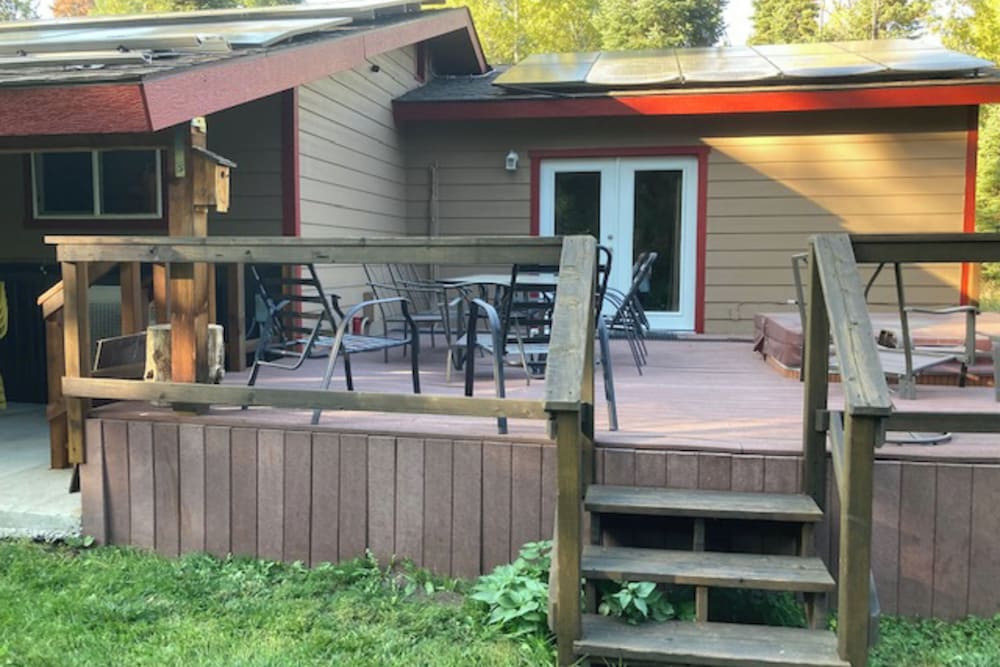 3BR House Near Skiing w/ Hot Tub