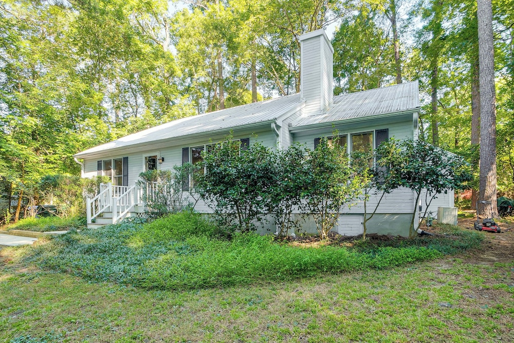 Carrboro Quaint! 2 Mi to Heart of Chapel Hill!