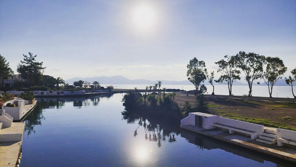 Perfect Seaside Villa Large Pool Boat Dock