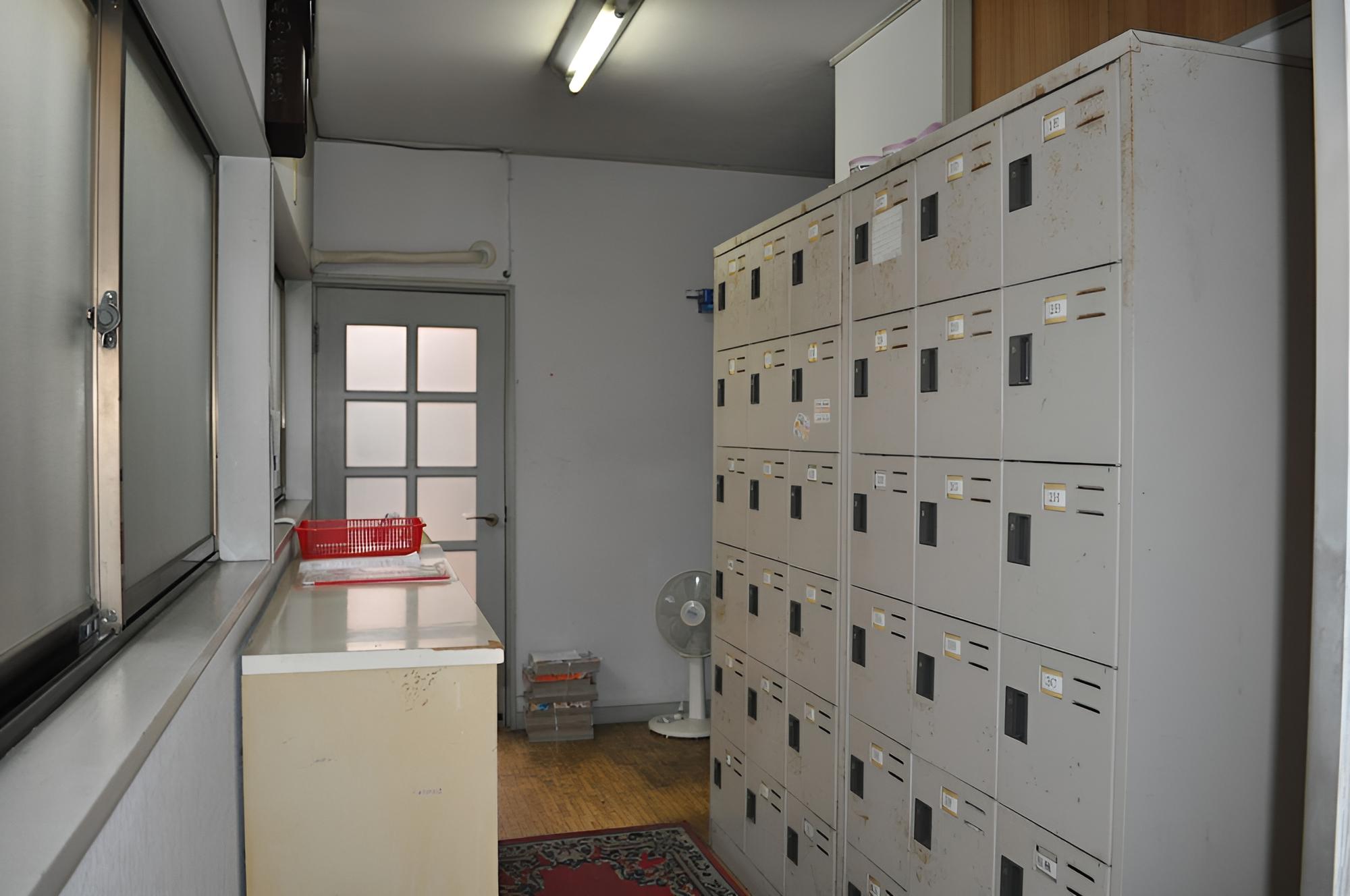 Ofu Jyoshi Kaikan 1st building - Caters to Women