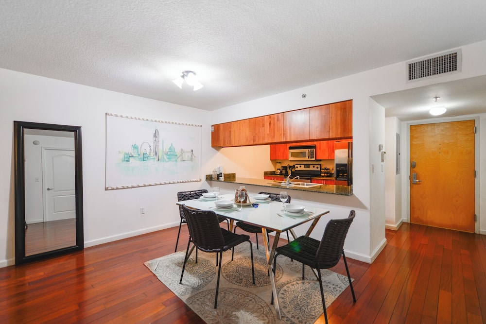 City Views Condo on 31st F at Brickell