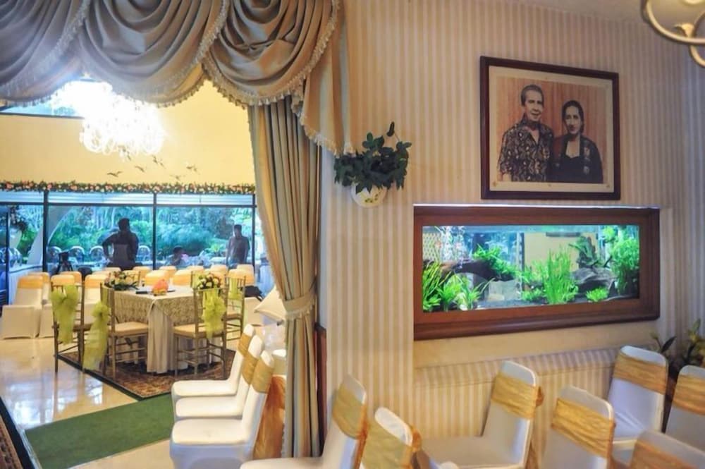 meeting & event spaces