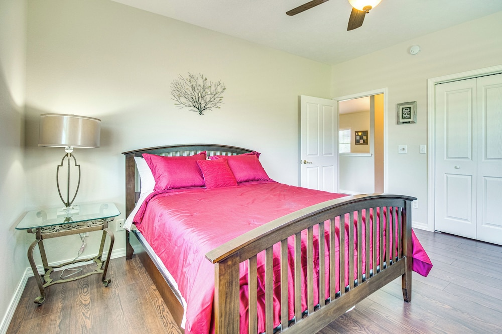Near Bull Shoals Lake: Spacious Golfer's Getaway!