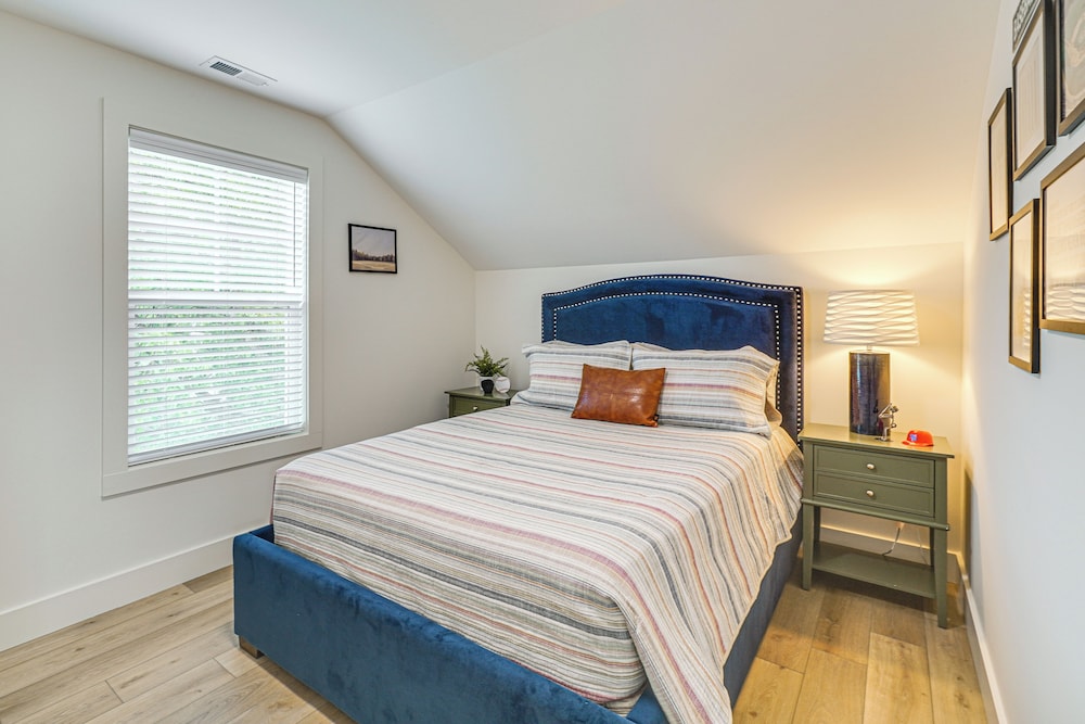 2 Mi to UT: Modern Retreat w/ Covered Porch
