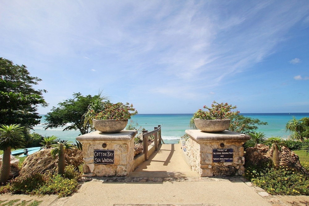 Oceanfront 2-bed Apt With Pool Near Surfing - Rosalie #2 2 Bedroom Apts by Bluescape