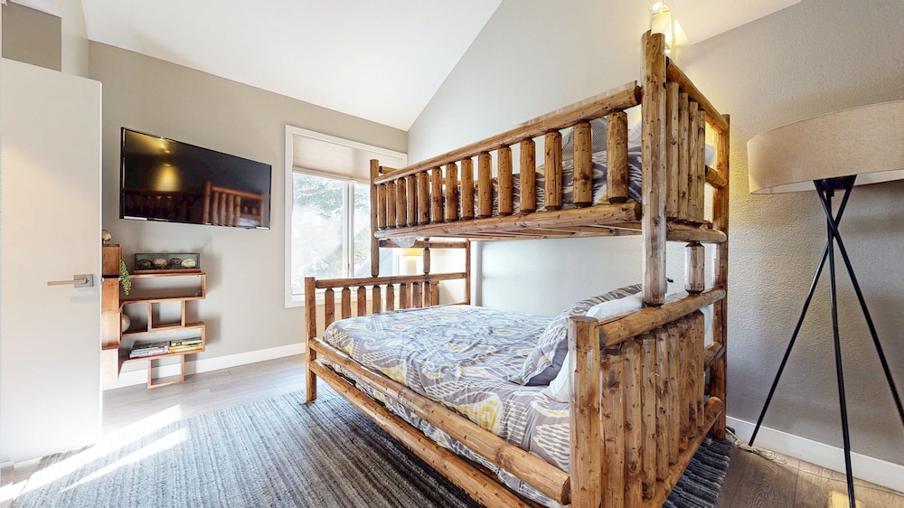 Snowcreek V #888 3 Bedroom Condo