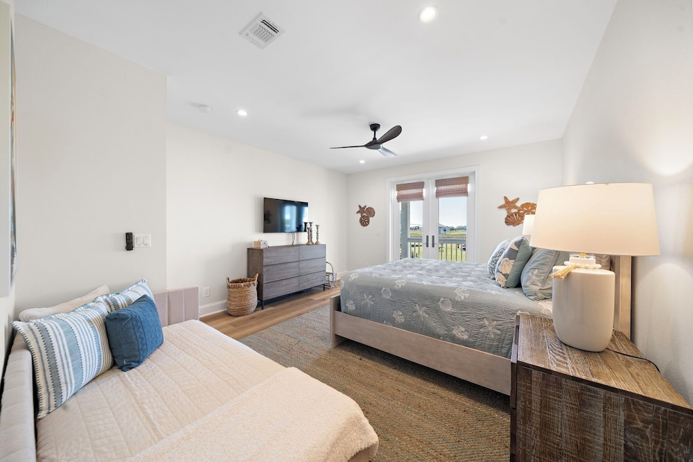 Pelican Perch by Ryson Vacation Rentals