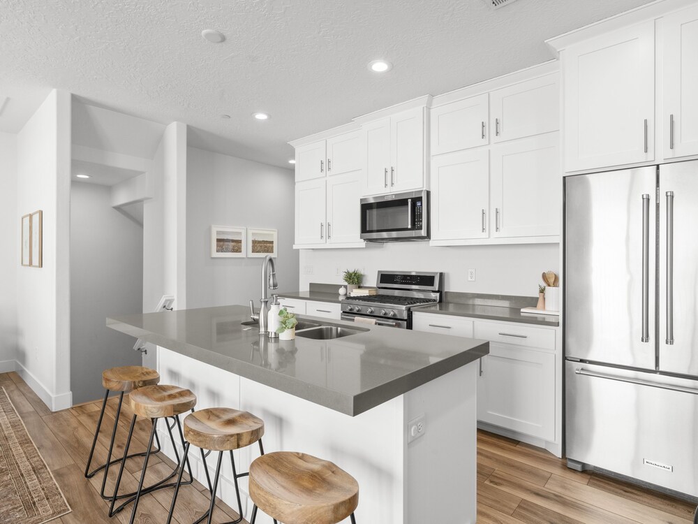 Quarry Springs Townhome 3 Bedroom Townhouse by RedAwning view 2