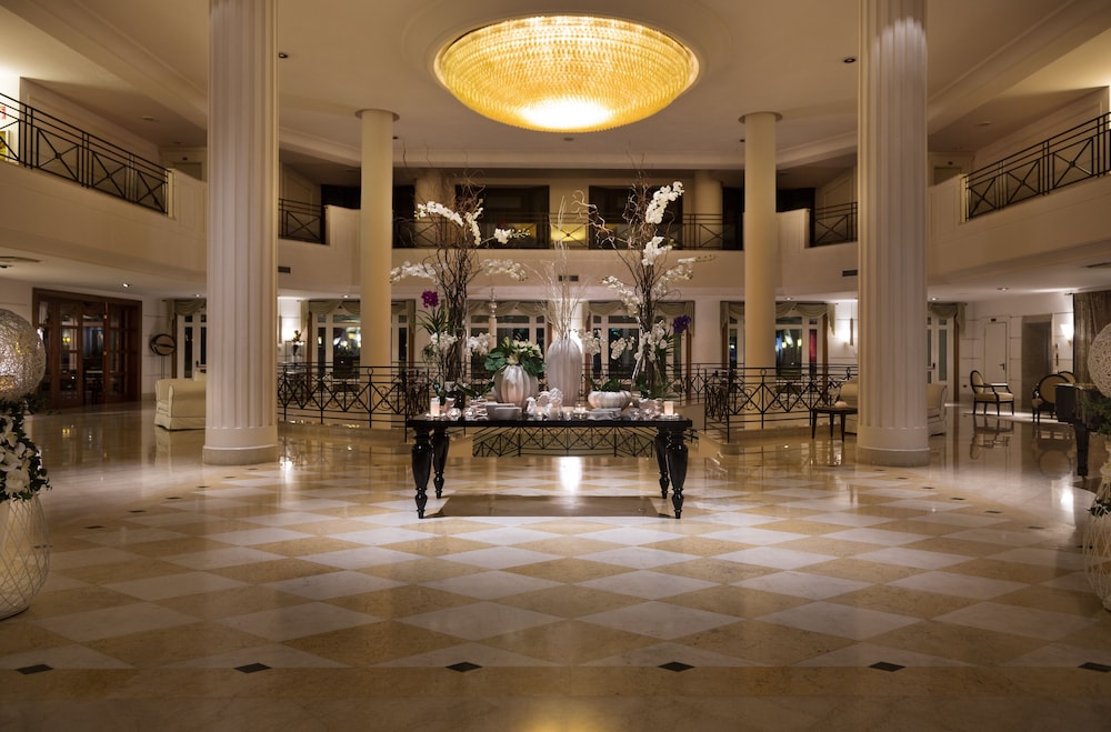 Savoy Hotel & Spa