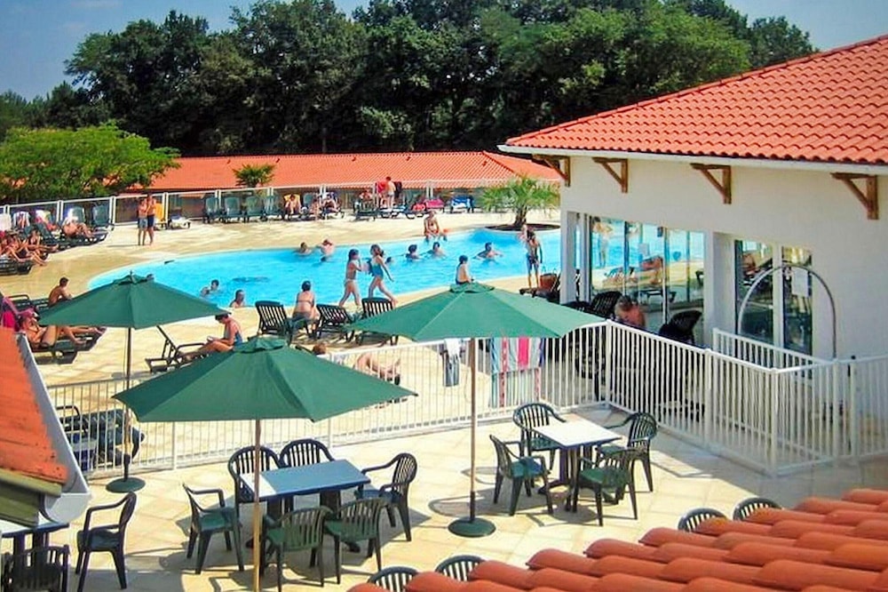 Cassen Holiday for Eight Guests